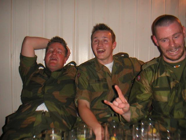 2004_Nidaros/Juni/06Ny_Dag/Marius_Daniel_og_Thomas.jpg