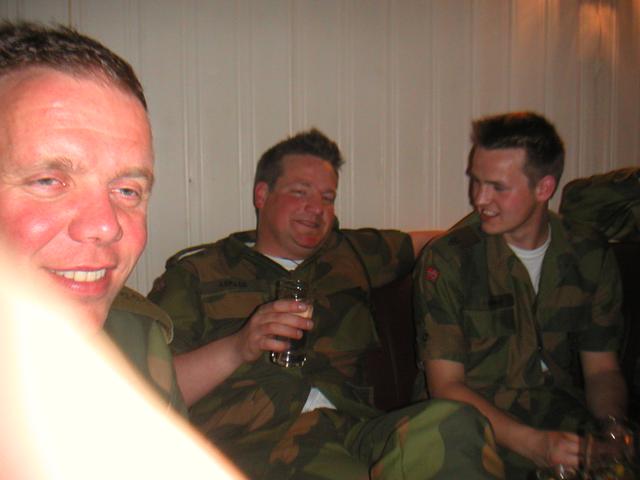 2004_Nidaros/Juni/06Ny_Dag/RolfHelge_Marius_og_Daniel.jpg