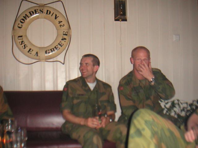 2004_Nidaros/Juni/06Ny_Dag/Rune_og_Tore.jpg