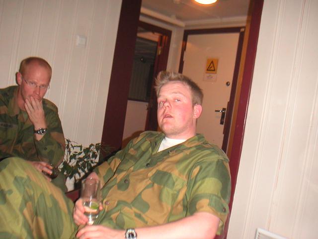 2004_Nidaros/Juni/06Ny_Dag/Tore_og_Roger.jpg