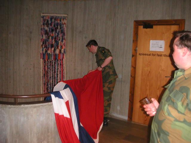2005Juni_Kadre/02_Torsdag/Norges_flagg.jpg