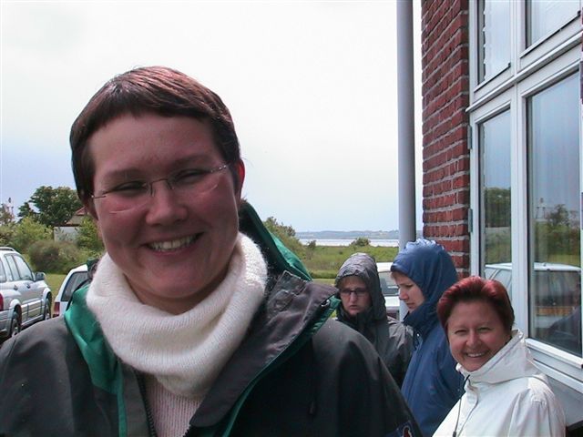 2004mai/20torsdag_tilDanmark/Hege_Teresia_Y_og_Tanja.jpg