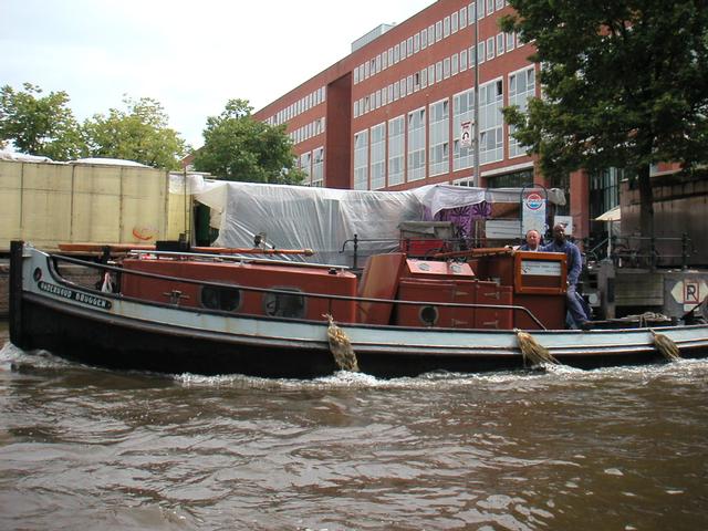 ./2002/07Jul/25Amsterdam/Canal_Boat2.jpg