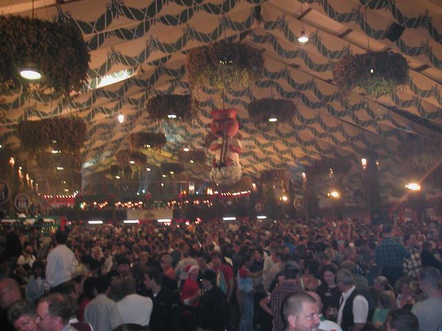 01OktFestGoethe/HofBrau_voll.jpg