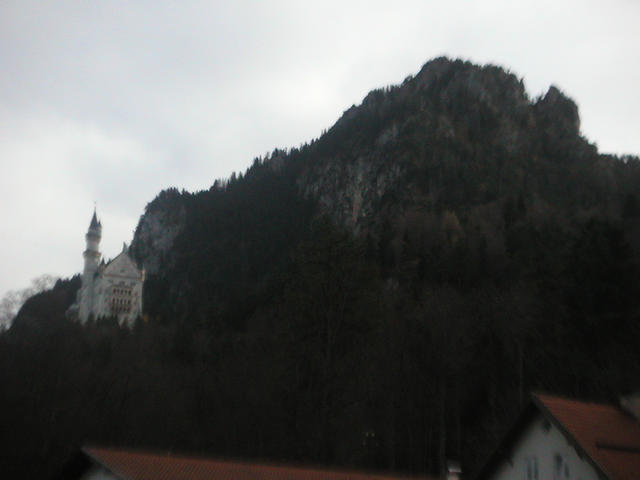 Schloss_und_Berge.jpg