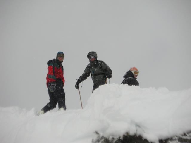 06Skifahren/Rune_Angelica_und_Kjersti_Hoch.jpg