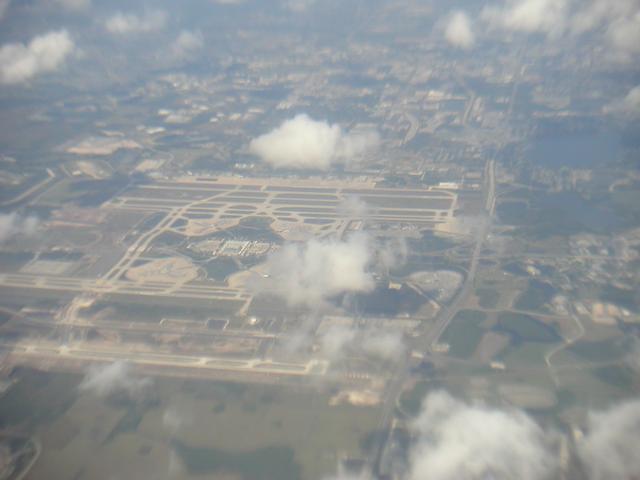 Orlando_Airport.jpg
