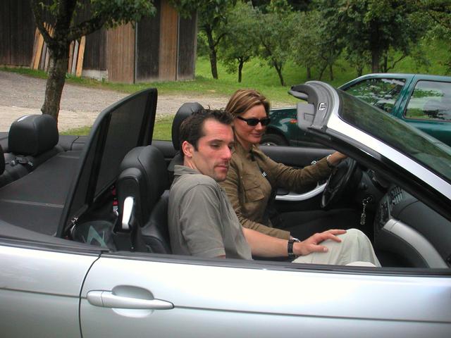 Mike_und_Claudia_im_Auto.jpg