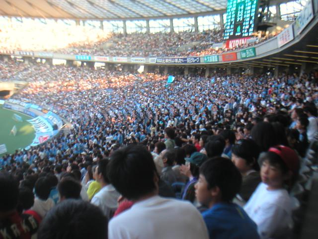 01Soccer4to4/Crowd.jpg