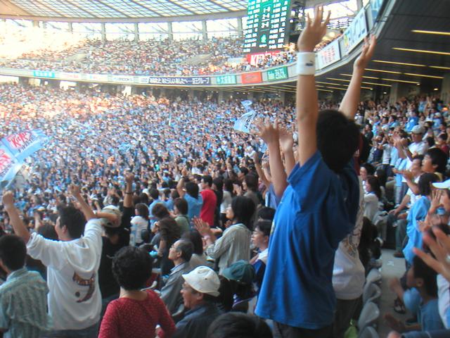 Crowd2.jpg