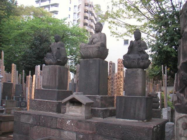 Nezu_Shrine.jpg