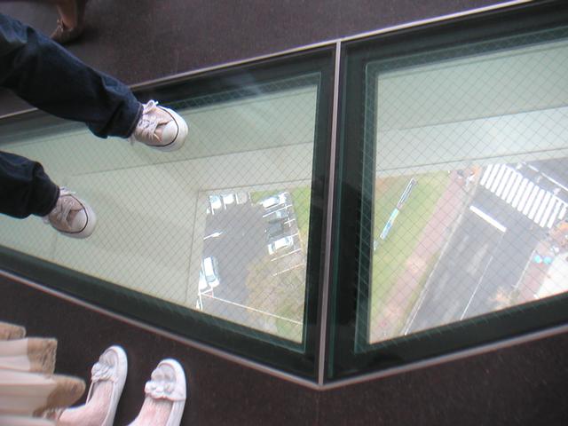 Glass_floor2.jpg