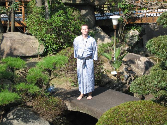 Rune_yukata_garden.jpg