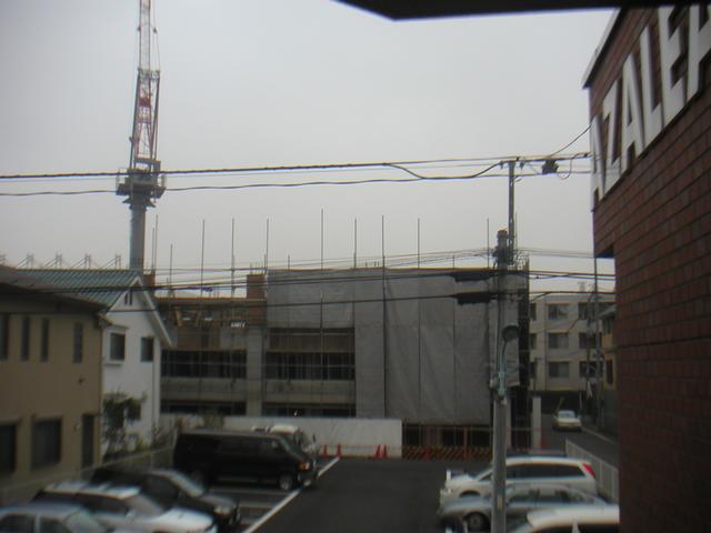 00AzaleaConstruction/061106.jpg