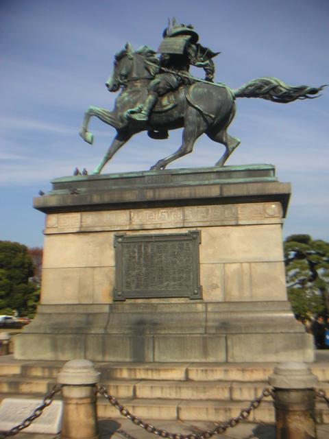 Samurai_statue.jpg