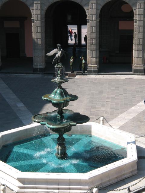 Palass_Fountain.jpg