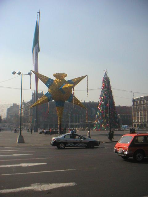 Flag_Pinata_and_Christmas_Tree.jpg