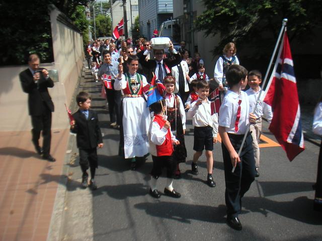 17mai_tog4.jpg