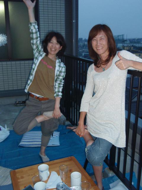 Matsui_and_Kodaka_yoga.jpg