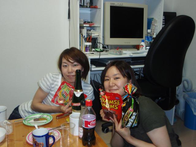 Yuriko_and_Akiko_Chocolate.jpg