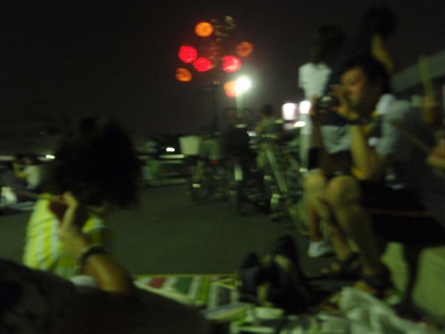 Matsui_and_Fujita_with_Fireworks.jpg