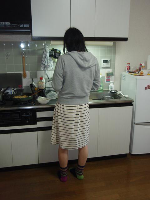 12Dec/30LastDinner2008/Sachiko_Cooking.jpg